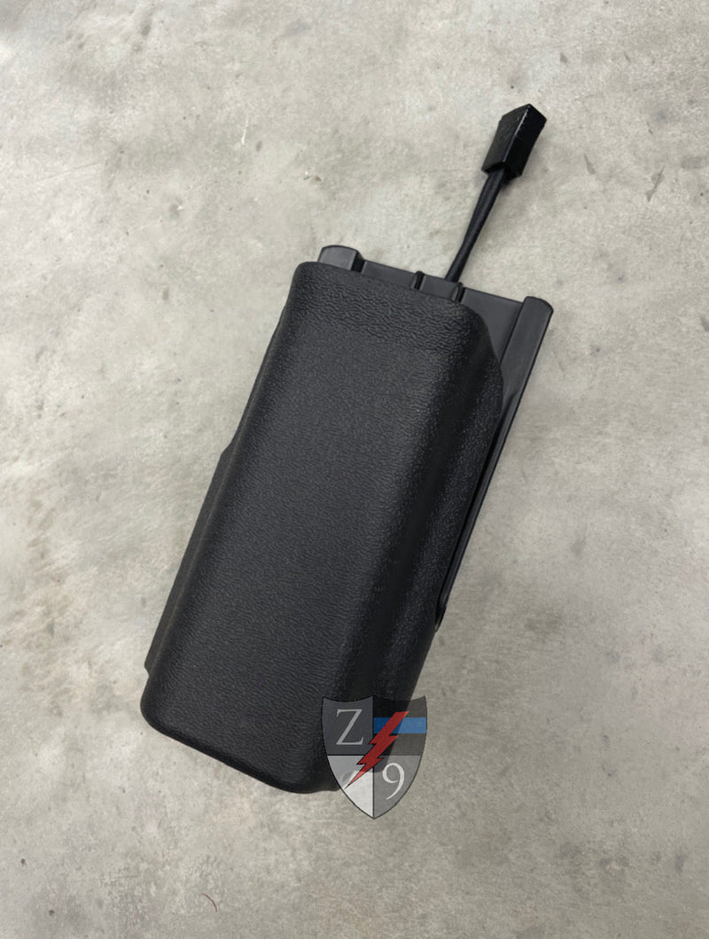 Load image into Gallery viewer, ZERO9 Portable Radio Case - MOTOROLA APX SERIES MOLLE-LOK
